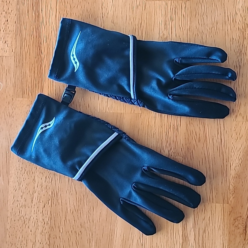 Women's Saucony glove/mittens